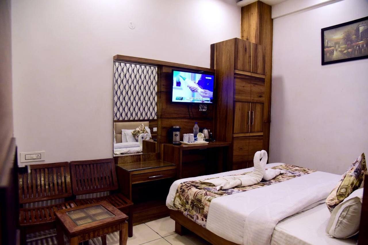 Hotel D S Inn Amritsar Exterior foto